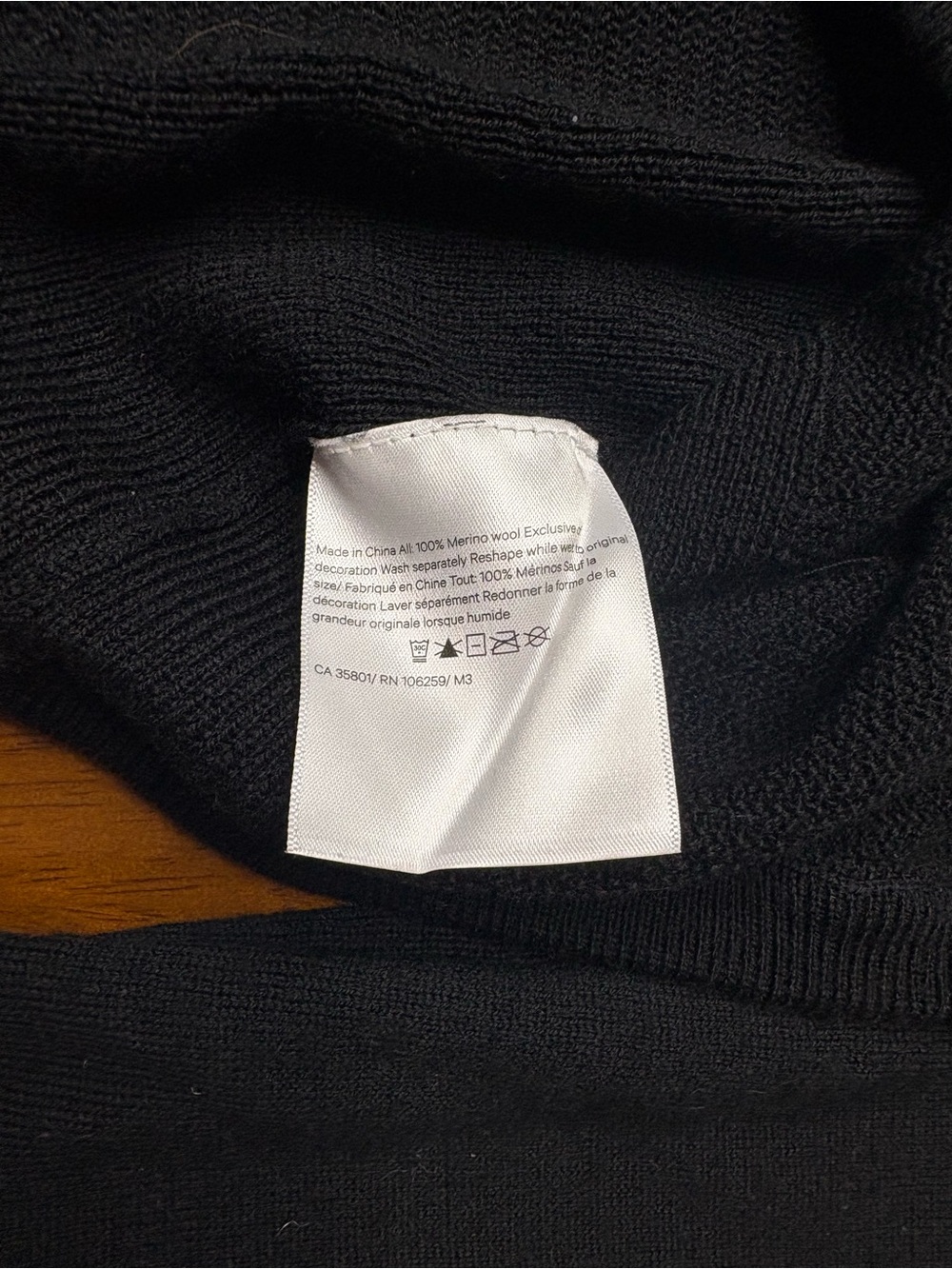 Lululemon Women’s Black 100% Merino Wool Long Sleeve Crew Neck Thumbhole Size M - Picture 7 of 7